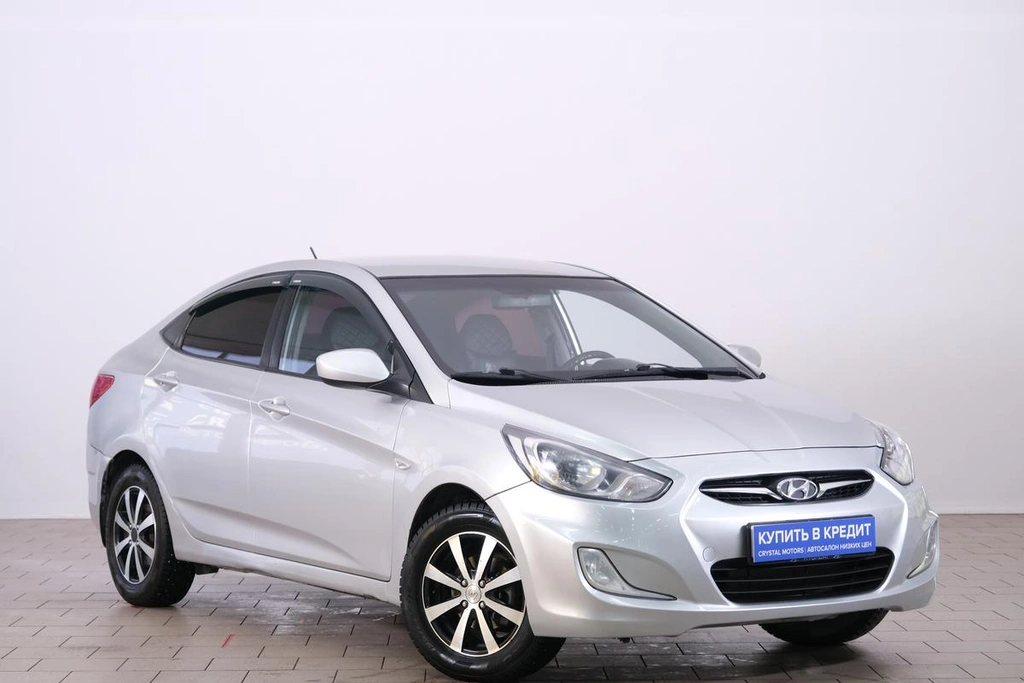 Седан Hyundai Solaris 2012 года, 629000 рублей, Омск
