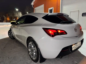 Хетчбэк Opel Astra GTC 2012 года, 800000 рублей, Красноярск