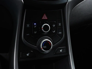 Седан Hyundai Elantra 2014 года, 989000 рублей, Минеральные Воды