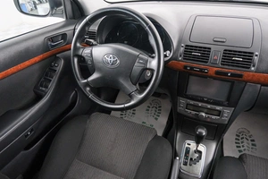 Седан Toyota Avensis 2008 года, 949000 рублей, Красноярск