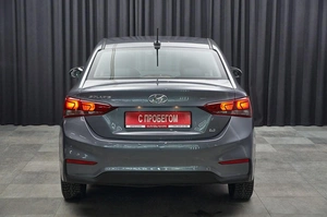 Седан Hyundai Solaris 2017 года, 1127000 рублей, Красноярск