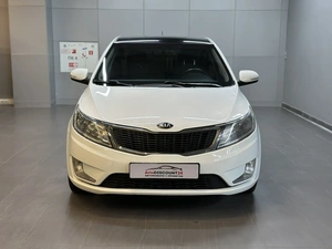Седан Kia Rio 2013 года, 997000 рублей, Красноярск