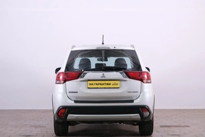 Внедорожник Mitsubishi Outlander 2016 года, 1699000 рублей, Омск