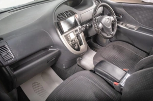 Хетчбэк Toyota Ractis 2010 года, 629000 рублей, Томск