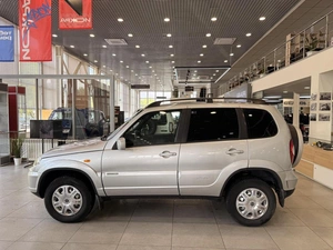 Внедорожник Chevrolet Niva 2010 года, 595000 рублей, Орёл