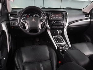 Внедорожник Mitsubishi Pajero Sport 2017 года, 3180000 рублей, Воронеж
