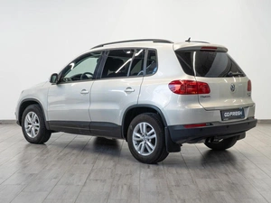 Внедорожник Volkswagen Tiguan 2011 года, 1299000 рублей, Саратов