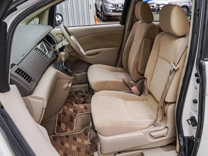 Минивэн Toyota Isis 2014 года, 1360000 рублей, Краснодар