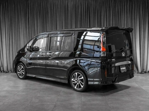 Минивэн Honda Stepwgn Spada 2015 года, 1849000 рублей, Тюмень