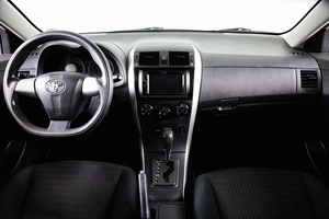 Седан Toyota Corolla 2013 года, 1379000 рублей, Пермь