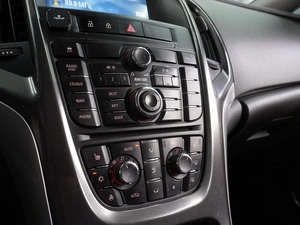 Хетчбэк Opel Astra 2011 года, 749000 рублей, Воронеж