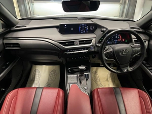 Внедорожник Lexus UX 2019 года, 3100000 рублей, Красноярск