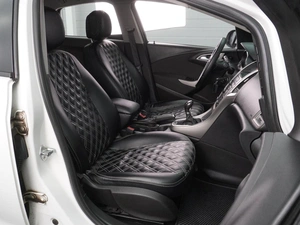 Хетчбэк Opel Astra 2011 года, 933000 рублей, Воронеж