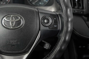 Внедорожник Toyota RAV4 2016 года, 1999000 рублей, Кемерово