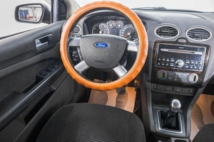 Седан Ford Focus 2006 года, 649000 рублей, Барнаул
