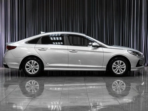Седан Hyundai Sonata 2019 года, 1749000 рублей, Тюмень