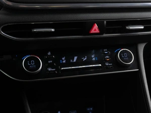 Седан Hyundai Sonata 2019 года, 2349000 рублей, Тюмень