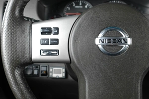 Пикап Nissan Navara 2011 года, 1699000 рублей, Тюмень