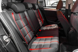 Хетчбэк Volkswagen Golf 2012 года, 899000 рублей, Петрозаводск