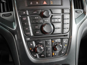 Седан Opel Astra 2013 года, 999000 рублей, Воронеж