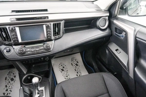 Внедорожник Toyota RAV4 2018 года, 2599000 рублей, Красноярск