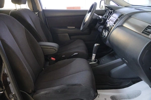 Хетчбэк Nissan Tiida 2010 года, 879000 рублей, Омск