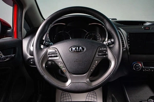 Седан Kia Cerato 2013 года, 1289000 рублей, Сургут