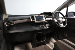 Минивэн Honda Freed 2014 года, 1299000 рублей, Новосибирск