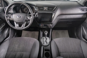 Седан Kia Rio 2013 года, 869000 рублей, Томск