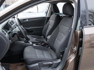 Седан Volkswagen Jetta 2011 года, 1150000 рублей, Волгоград