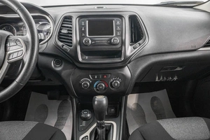 Внедорожник Jeep Cherokee 2017 года, 1899000 рублей, Барнаул