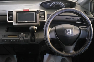 Минивэн Honda Freed 2010 года, 1019000 рублей, Омск