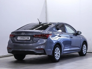 Седан Hyundai Solaris 2018 года, 1200000 рублей, Красноярск