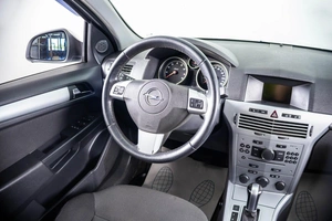 Универсал Opel Astra 2010 года, 649000 рублей, Пермь