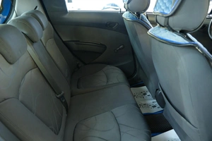 Хетчбэк Chevrolet Spark 2011 года, 439000 рублей, Омск