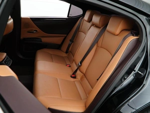 Седан Lexus ES 2021 года, 4618888 рублей, Москва