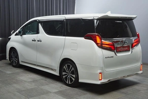 Минивэн Toyota Alphard 2019 года, 4445000 рублей, Красноярск