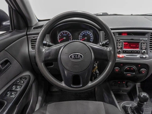 Хетчбэк Kia Rio 2010 года, 599000 рублей, Саратов