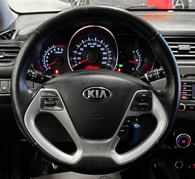 Седан Kia Rio 2016 года, 1100000 рублей, Красноярск