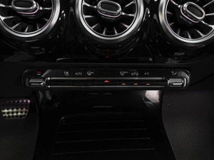 Седан Mercedes-benz CLA-класс 2019 года, 2534000 рублей, Ставрополь