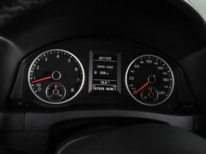 Внедорожник Volkswagen Tiguan 2011 года, 1049000 рублей, Воронеж