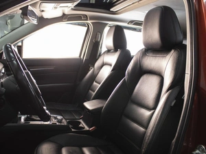 Внедорожник Mazda CX-5 2018 года, 2700000 рублей, Омск