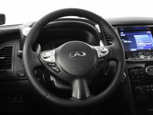 Внедорожник Infiniti QX70 2014 года, 1697200 рублей, Казань