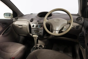 Седан Toyota Platz 2002 года, 249000 рублей, Новосибирск
