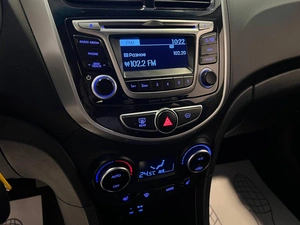 Хетчбэк Hyundai Solaris 2015 года, 999000 рублей, Красноярск