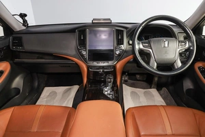 Седан Toyota Crown 2017 года, 3099000 рублей, Новосибирск