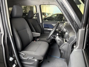 Минивэн Toyota Roomy 2018 года, 1280000 рублей, Нижневартовск