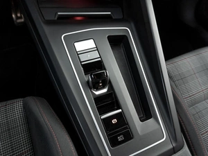 Хетчбэк Volkswagen Golf GTI 2020 года, 3649000 рублей, Саратов