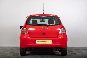 Хетчбэк Toyota Yaris 2006 года, 579000 рублей, Томск