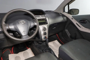 Хетчбэк Toyota Yaris 2008 года, 699000 рублей, Новосибирск